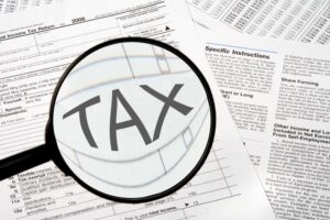 How are online casino winnings taxed