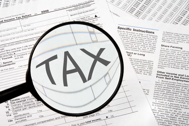 How are online casino winnings taxed